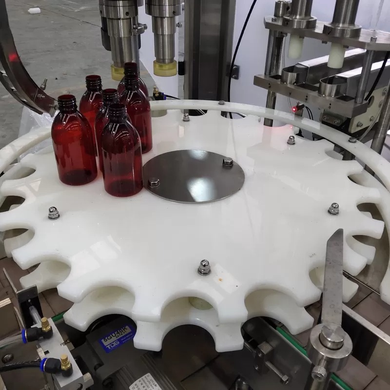 Ang Siemens PLC Control Oil Bottle Filling Machine